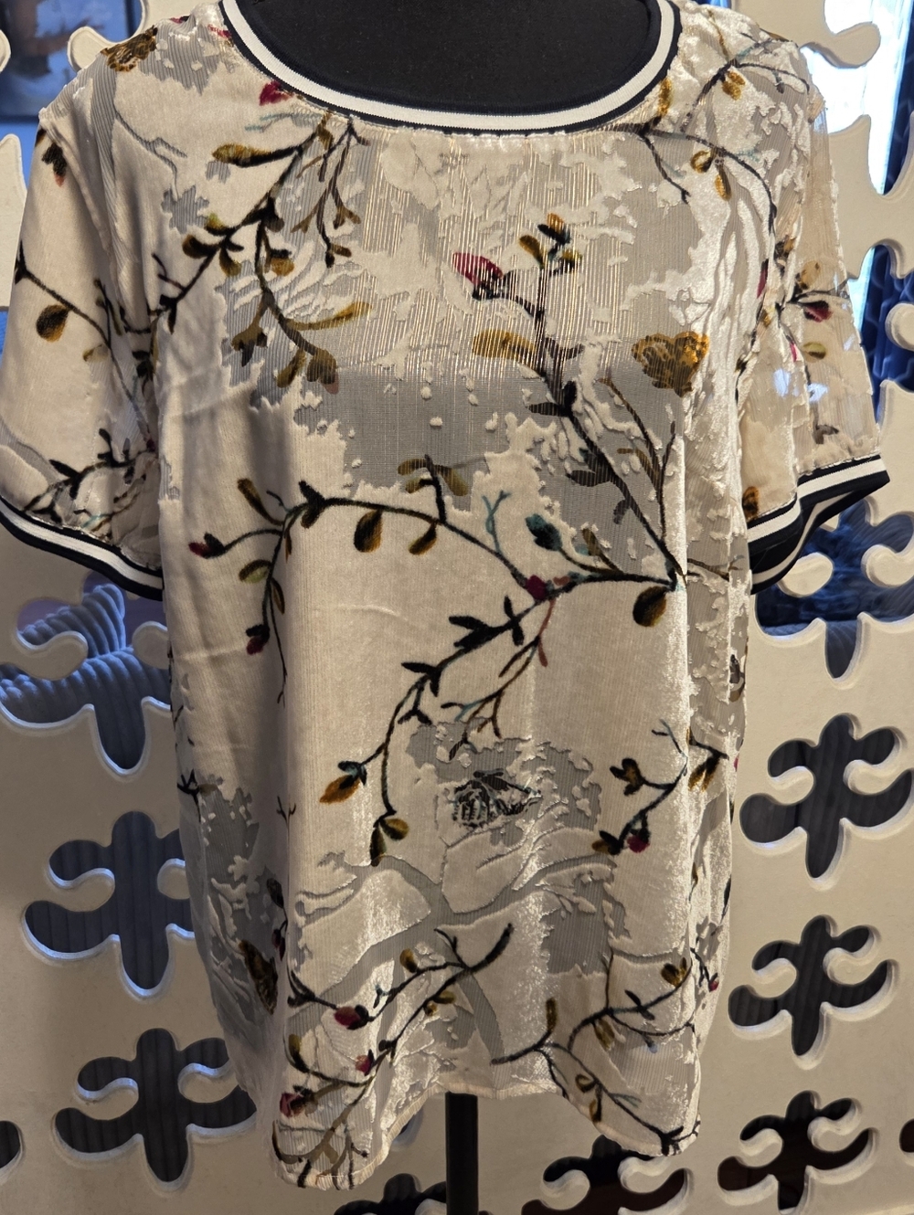 Ivory Floral Velvet Burnout Short Sleeve Top